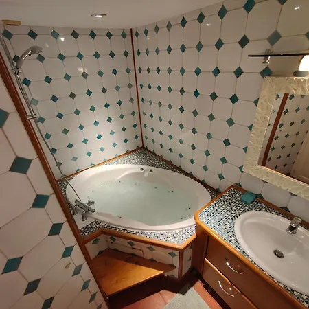 Lejlighed Historic Duplex With Sea View Old Town